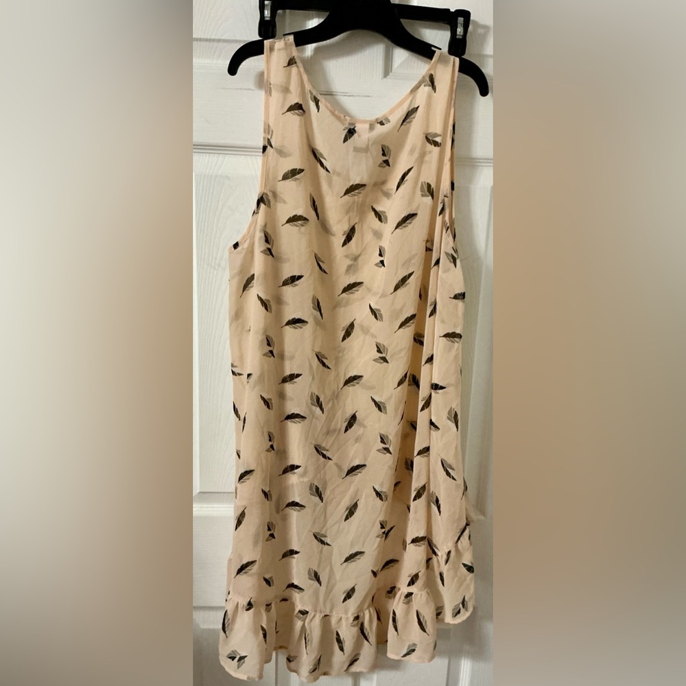 torrid Cream Leaf-Print High-Low Ruffle Skirt - Picture 2 of 3